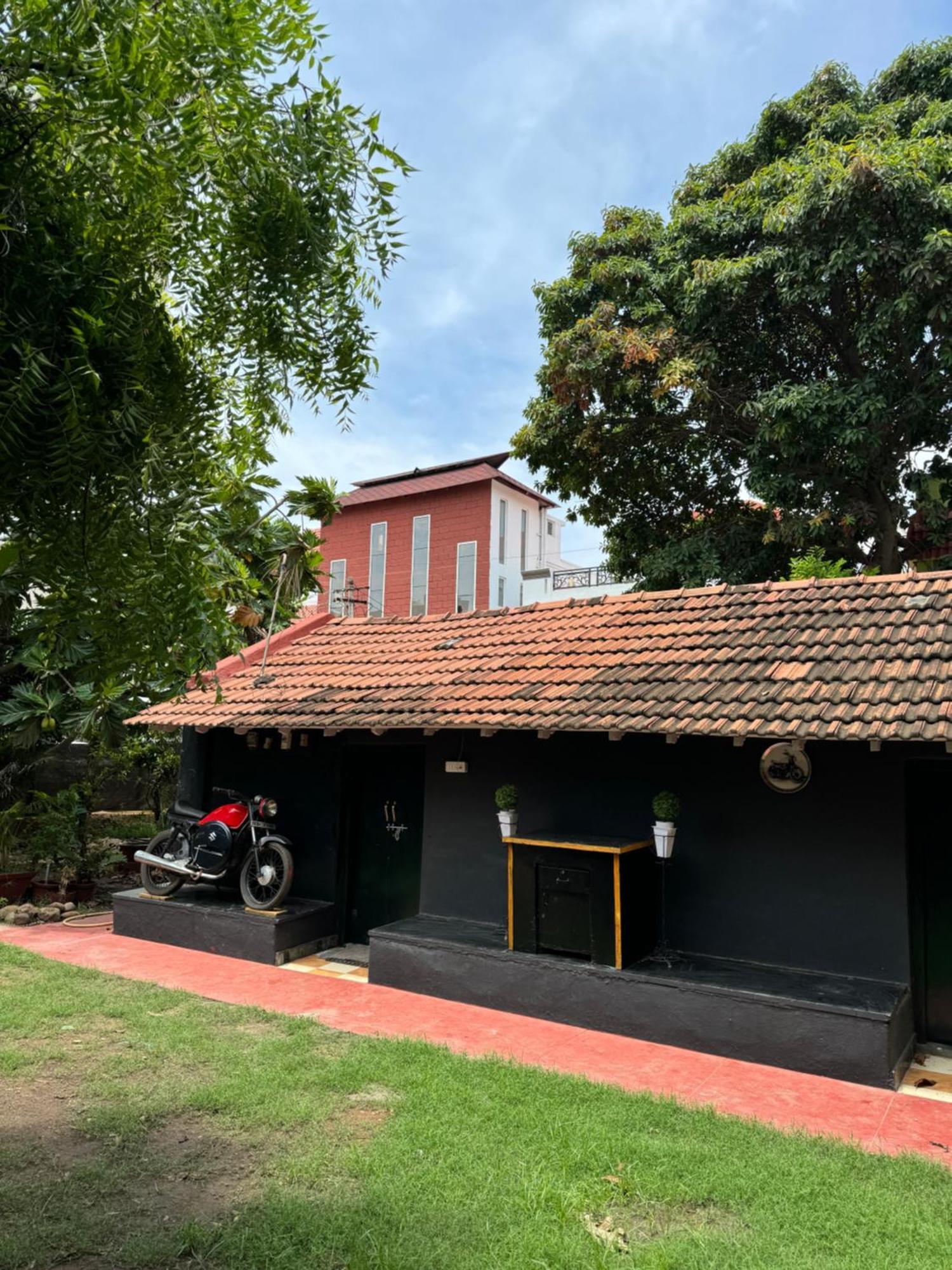 The Lazy Palm Shack Hotel Coimbatore Buitenkant foto